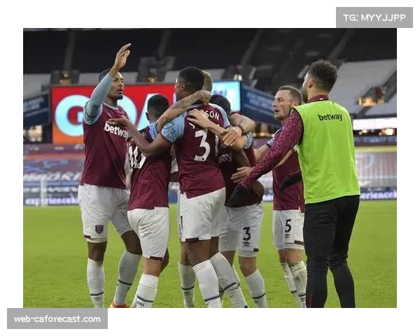 西汉姆联2-1逆转埃弗顿保级战占优，铁锤帮暂时逃离降级区